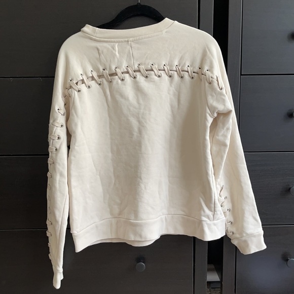 Light sweatshirt with laced back - Picture 2 of 2